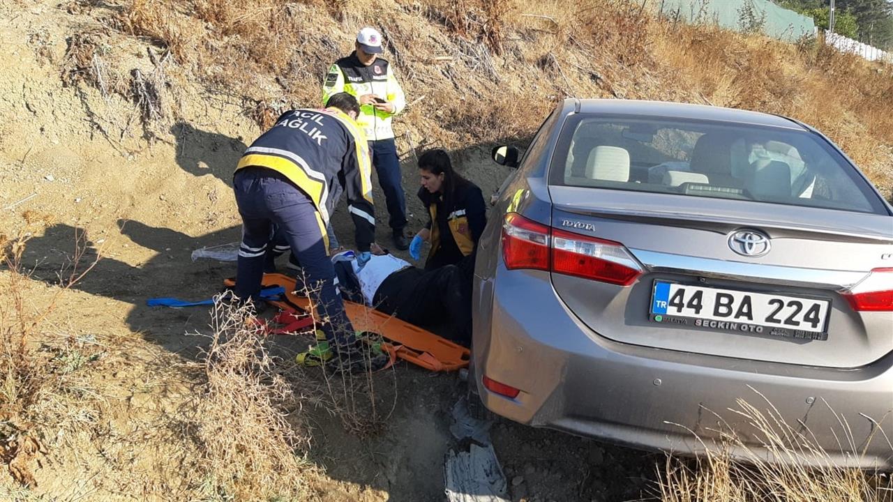 Bolu'da Hastaneye Giden Yaşlı Çift Kazada Yaralandı