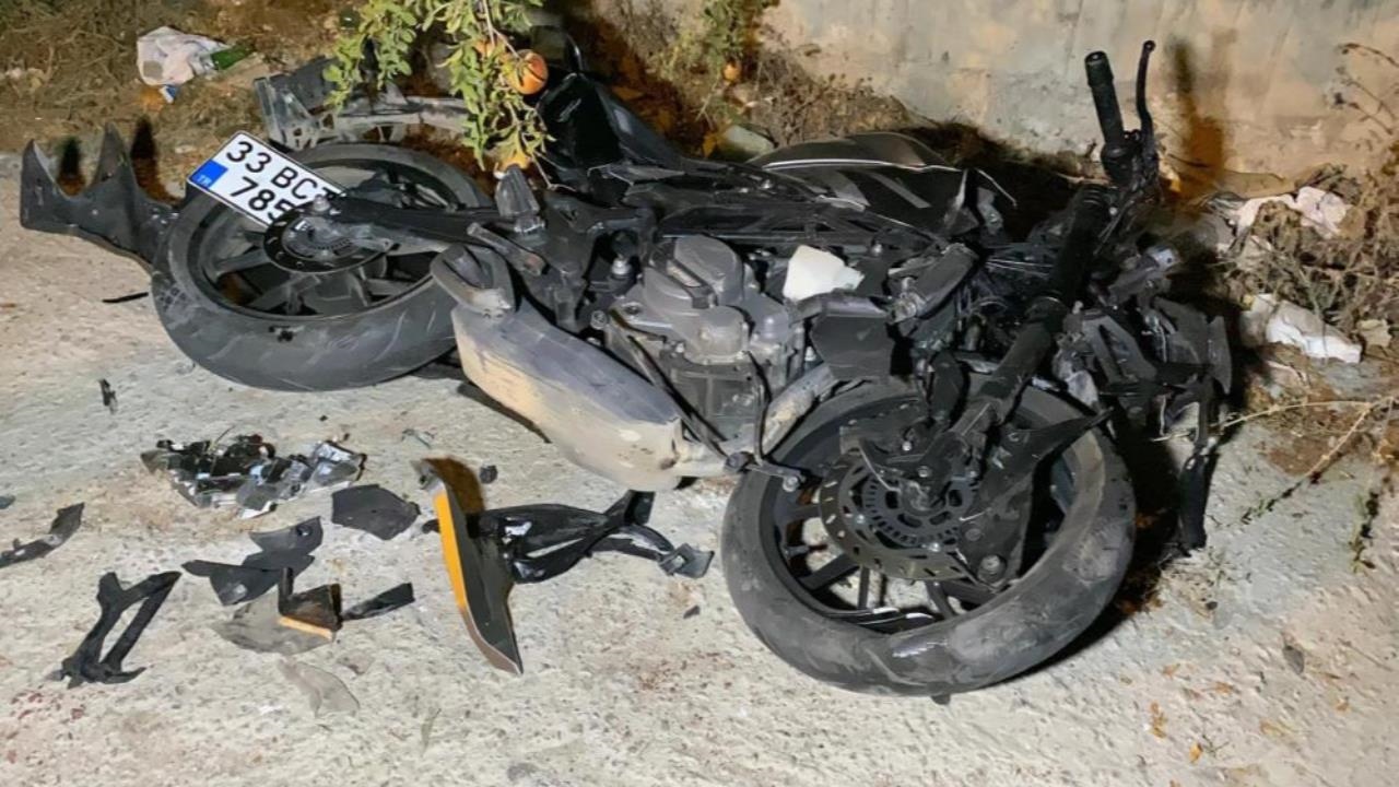 Daha 16 Yaşındaydı: Mersin’de Kamyonetle Çarpışan Berberde Çalışan Çocuk Hayatını Kaybetti