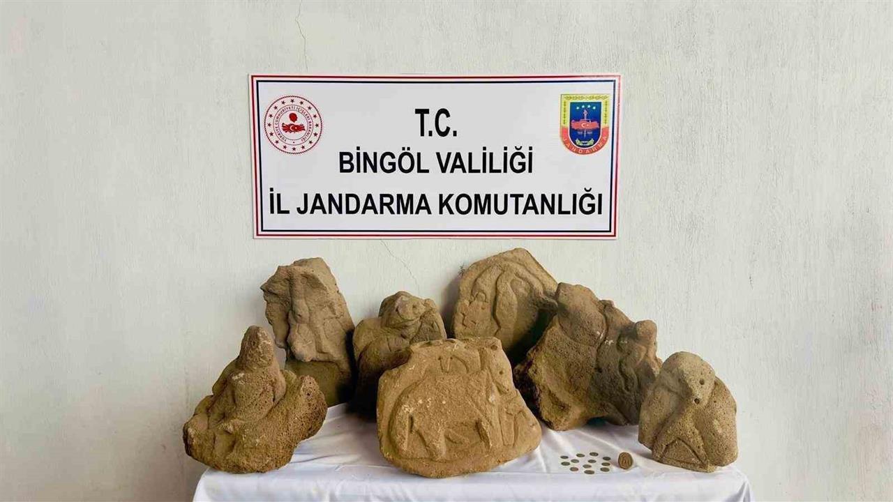 Bingöl'de Jandarma Eski Eser Ele Geçirdi