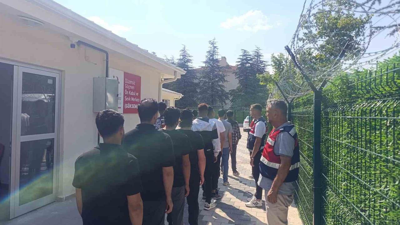 Isparta'da Düzensiz Göçmen Operasyonu: 81 Kişi Yakalandı