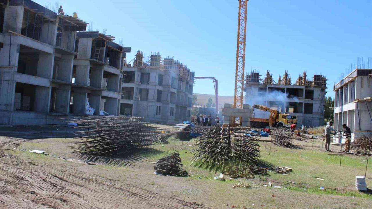Çıldır'da TOKİ Konutları İnşaatı Hızla İlerliyor