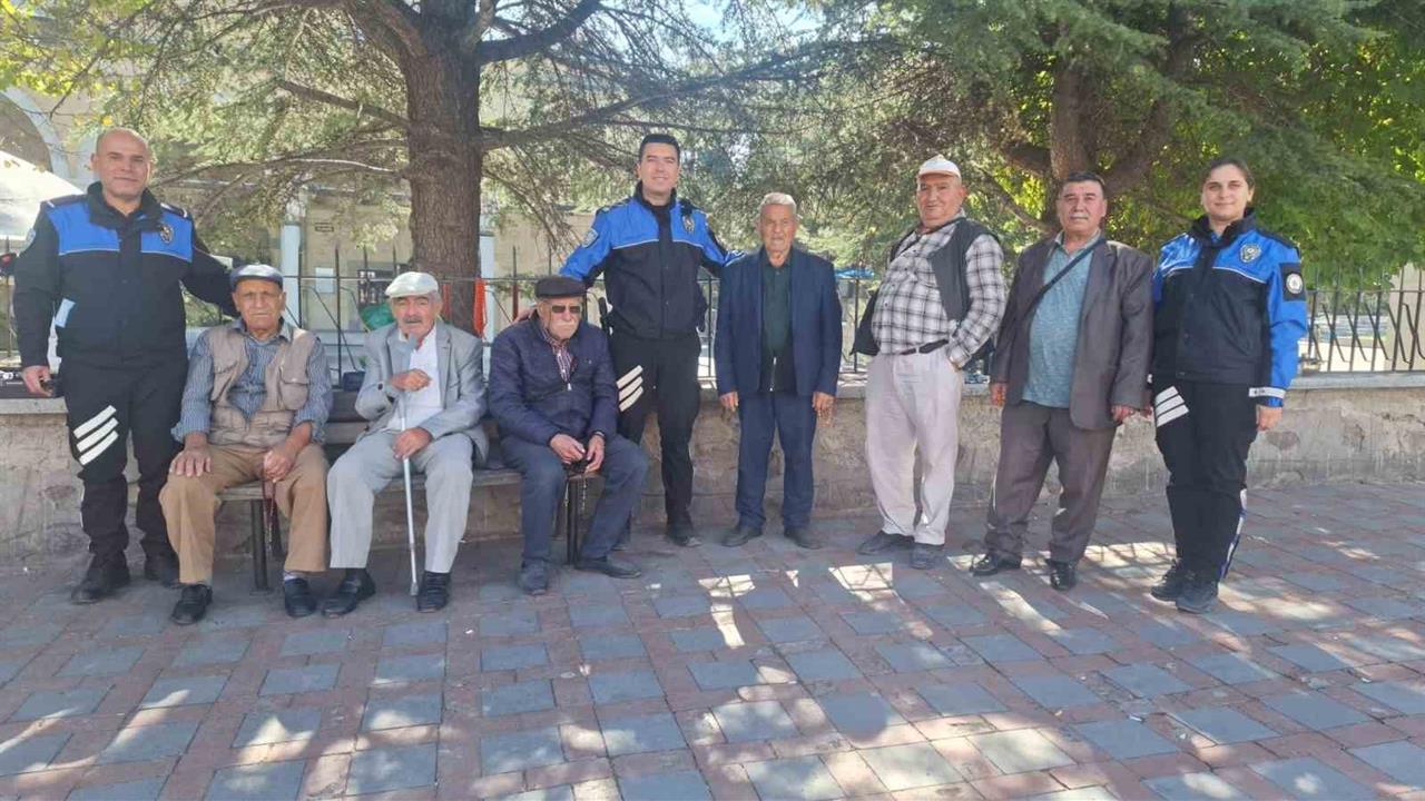 Afyonkarahisar'da Polislerden Anlamlı Ziyaret