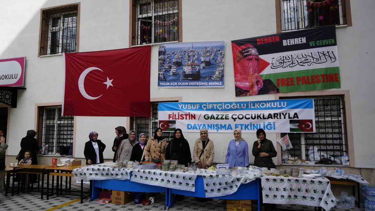 Gümüşhane'de Miniklerden Sumud Filosu'na Destek Etkinliği