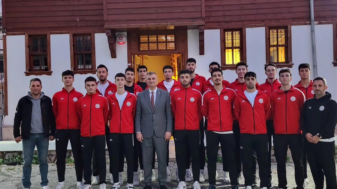 Gölcük’te Voleybol Sezonu Başlıyor: İlk Maç Pazar Günü