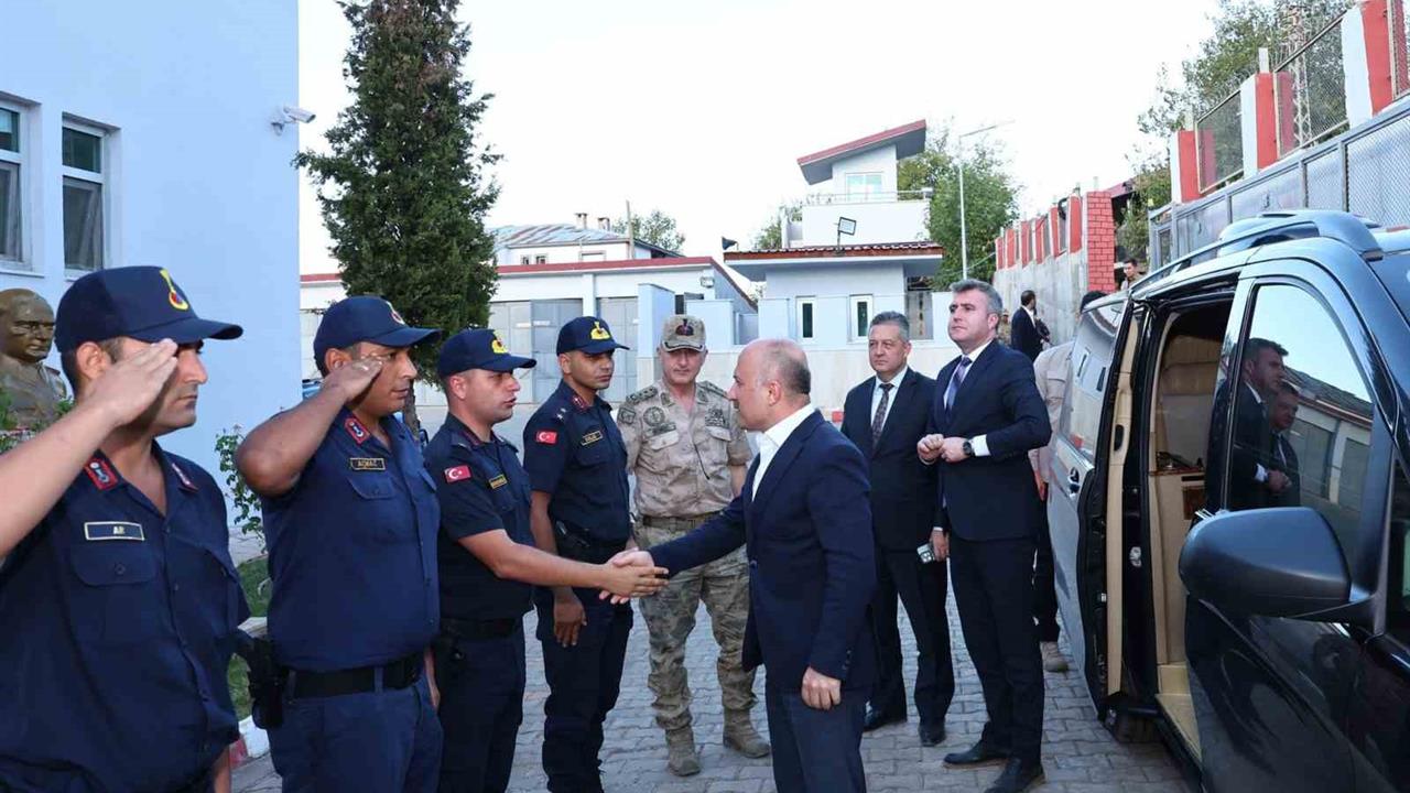 Adıyaman'da Vali Varol Jandarma Karakolu'nu Ziyaret Etti