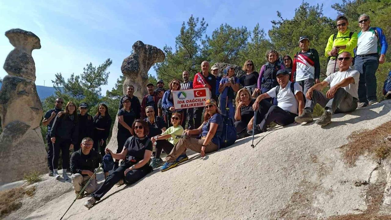 Balıkesir'de Doğa Yürüyüşü: Sporcular Buluştu