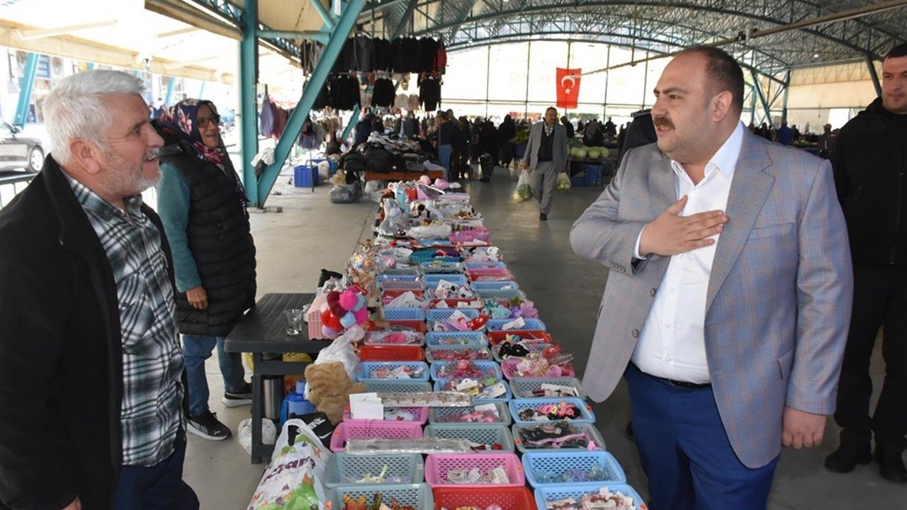 İnönü'de Başkan Hamamcı'dan Pazar Ziyareti