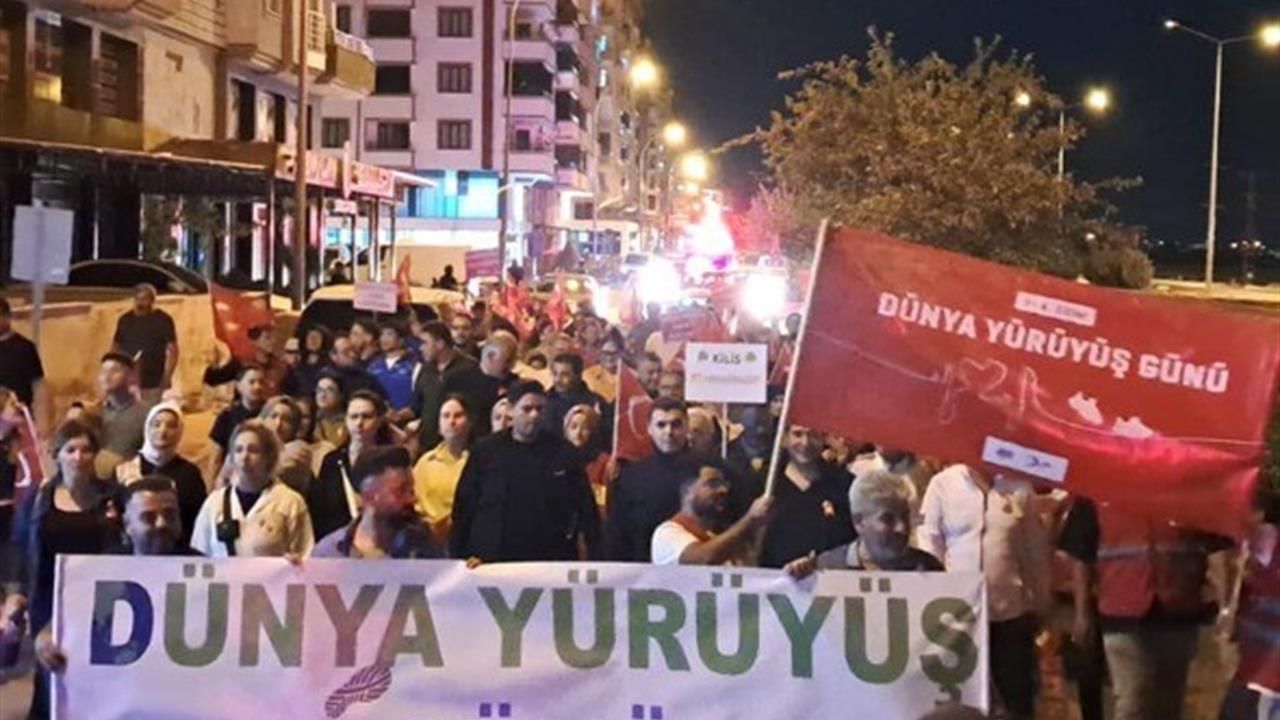 Kilis’te Aileler El Ele Yürüyüşte Sağlıklı Yaşam İçin Bir Araya Geldi