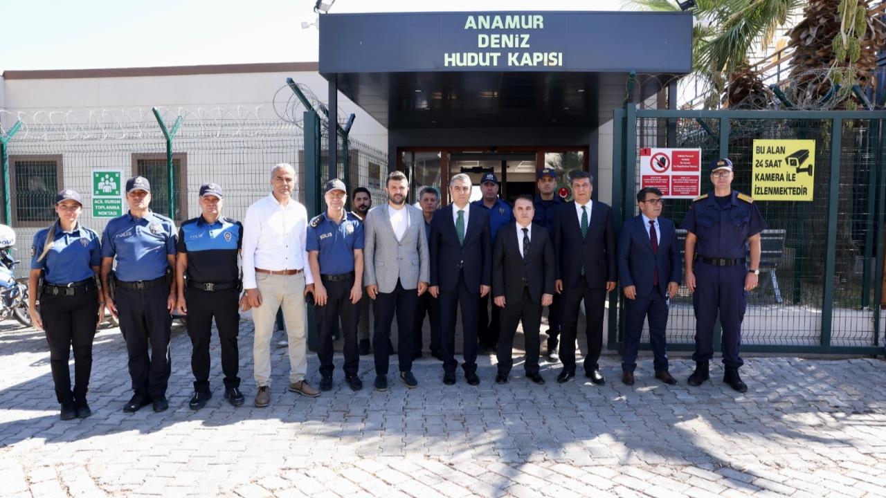 Vali Toros, Anamur Feribot ve Deniz Uçağı İskelesi İle Deniz Hudut Kapısı'nı Ziyaret Etti