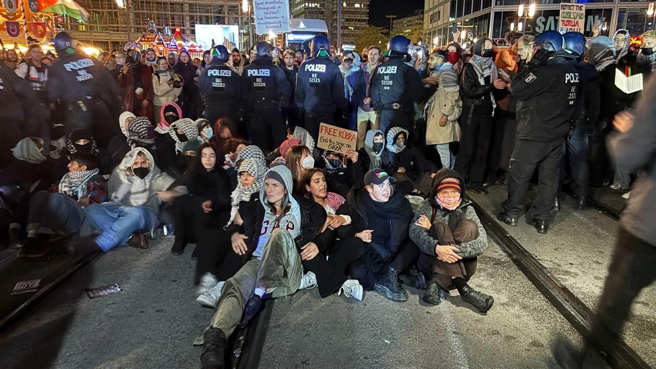 Berlin'de Küresel Sumud Filosu'na Destek Gösterisi Gerilimli Sona Erdi