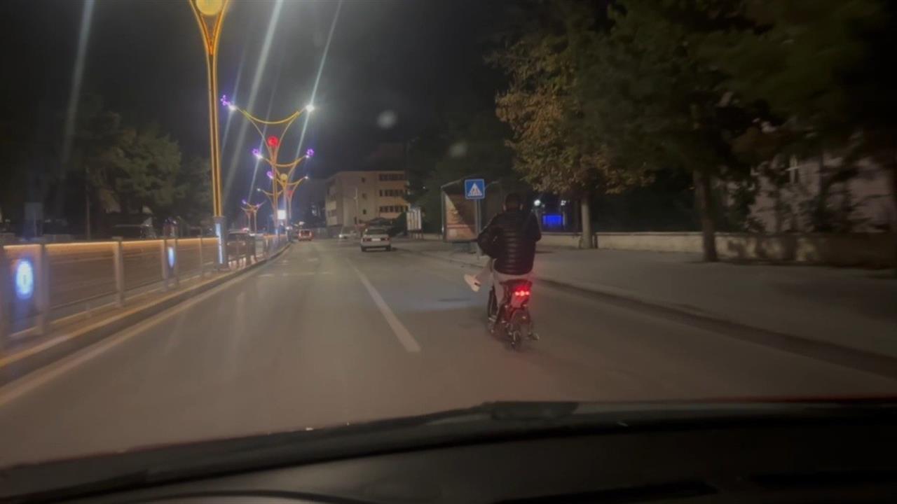 Erzincan'da Elektrikli Bisikletle Tehlikeli Seyir