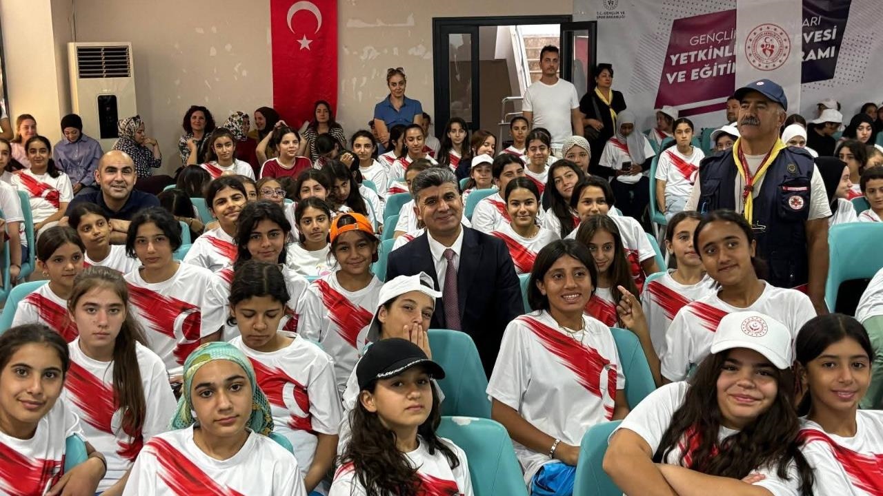 Başkan V. Zeyit Şener, ‘akdeniz Gençliği Deniz Kampında’ Projesi Etkinliğini Ziyaret Etti