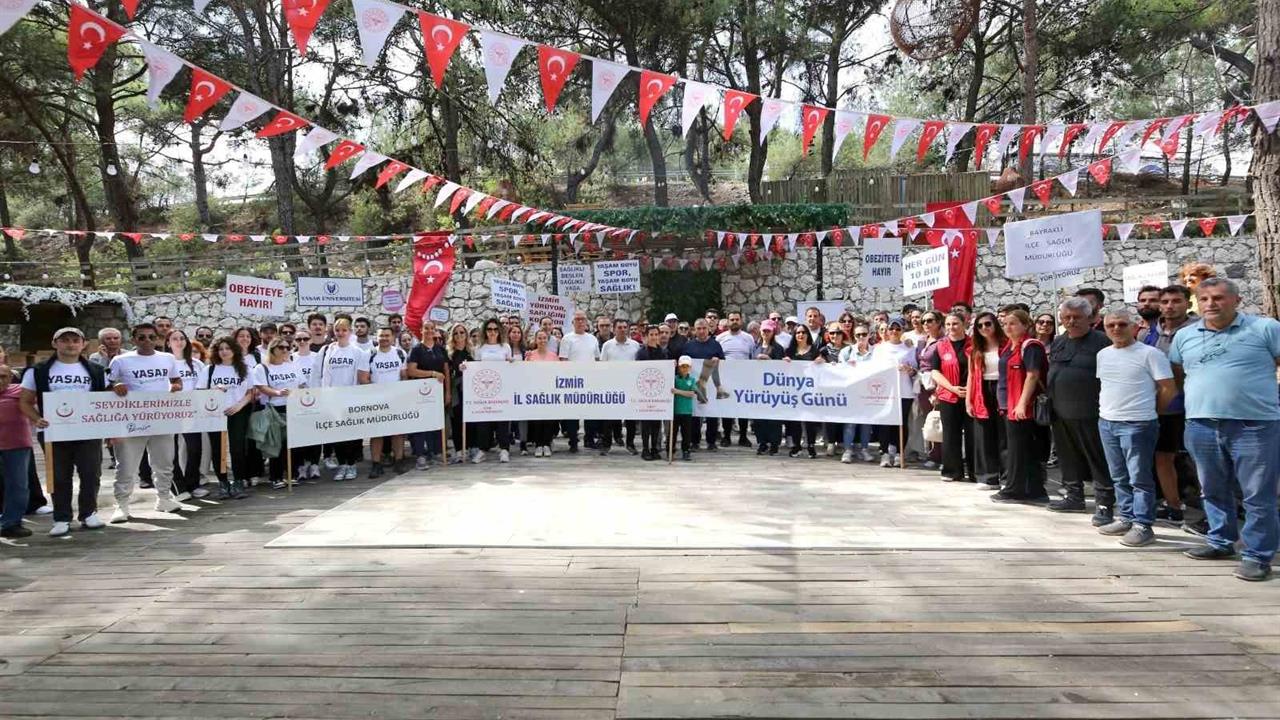 İzmir’de Sağlıklı Yaşam Yürüyüşü Etkinliği Düzenlendi