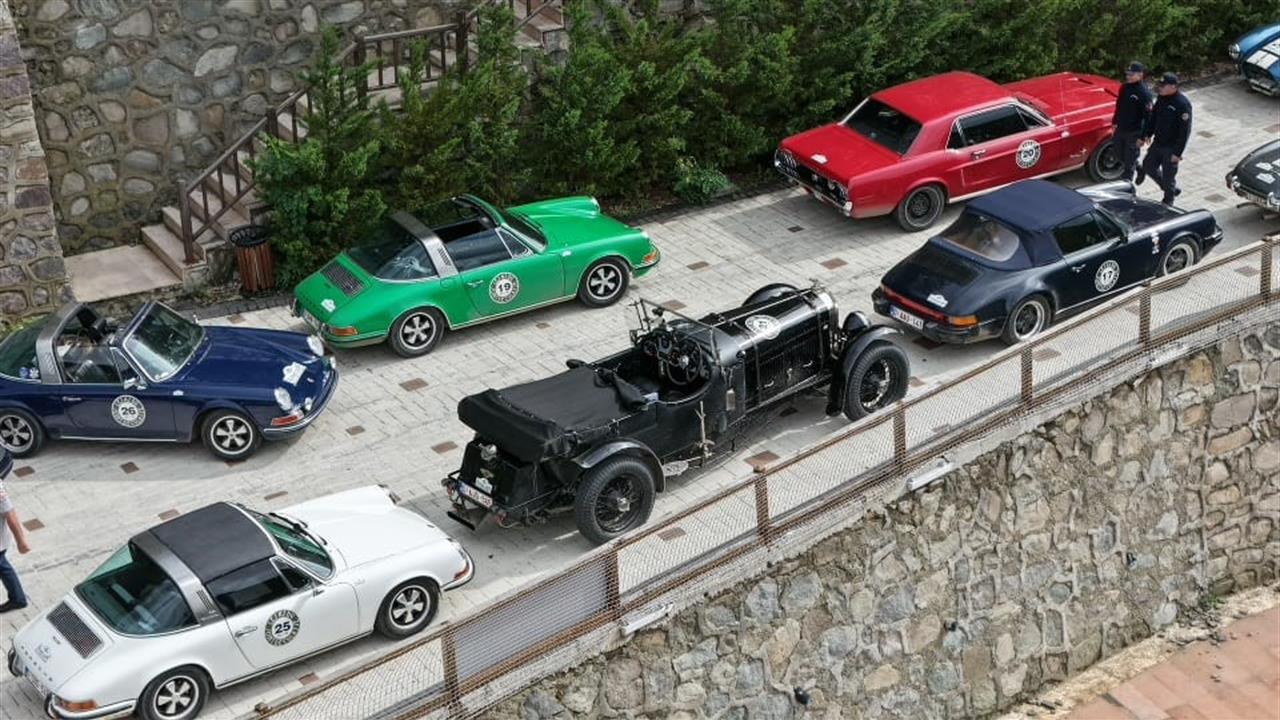 Belçikalı Klasik Araç Tutkunları Artvin'de Buluştu