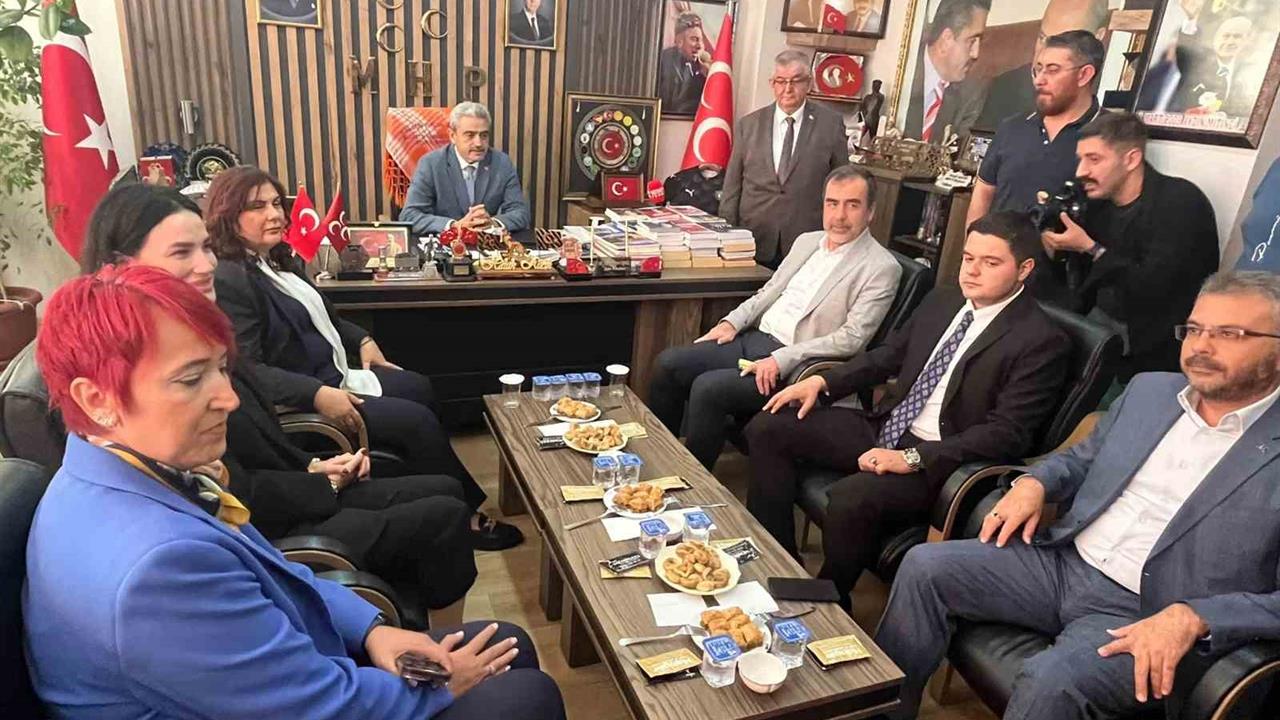 Aydın'da Başkan Çerçioğlu'ndan Sert Açıklama: "Hizmetin Önünde Durana Sel Alır Götürür"