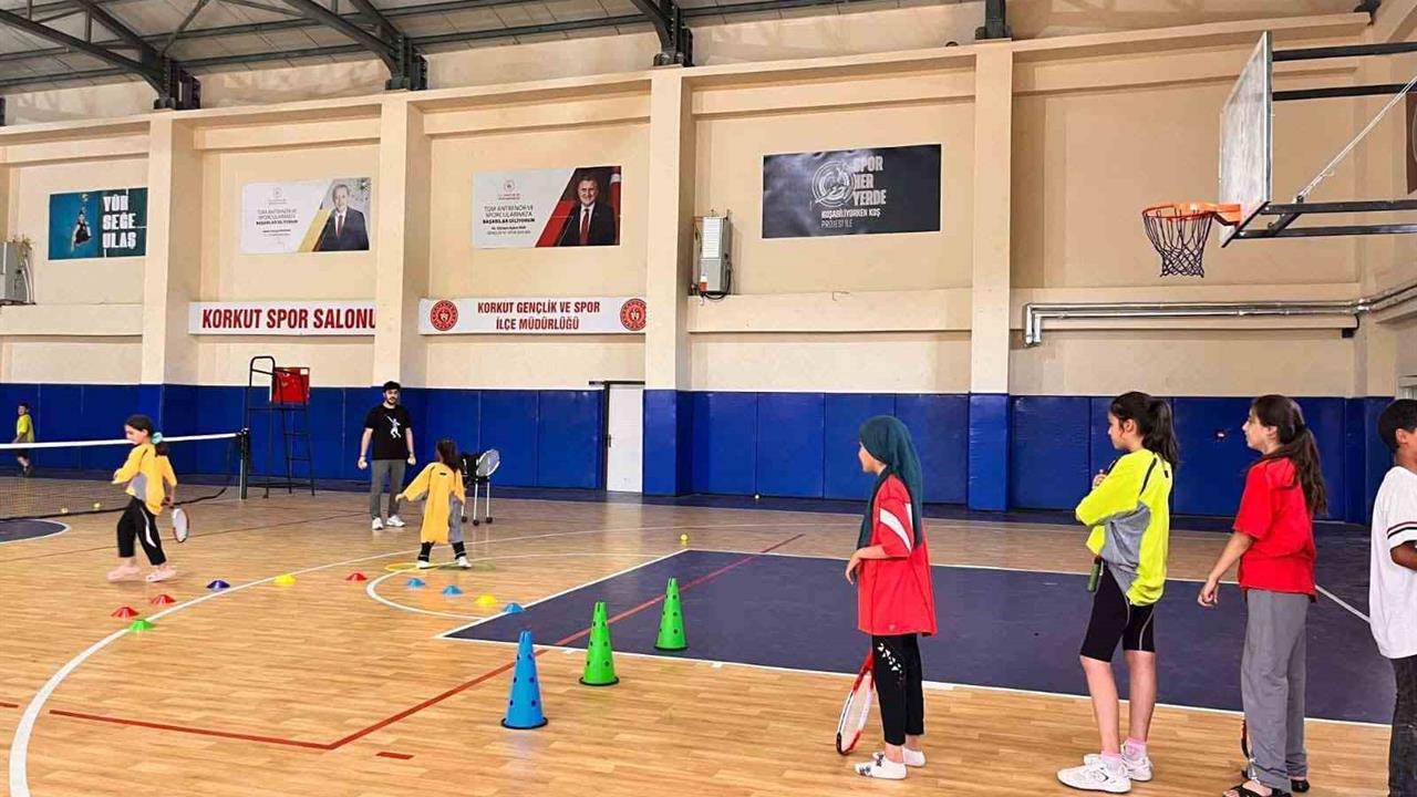 Korkut’ta Tenis Antrenmanları Devam Ediyor