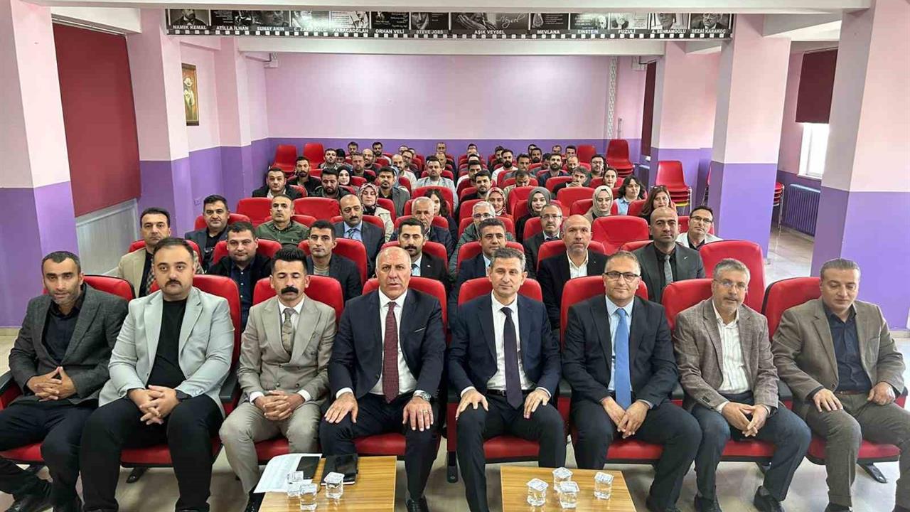 Bulanık’ta Okul Müdürleri İstişare Toplantısı Yapıldı