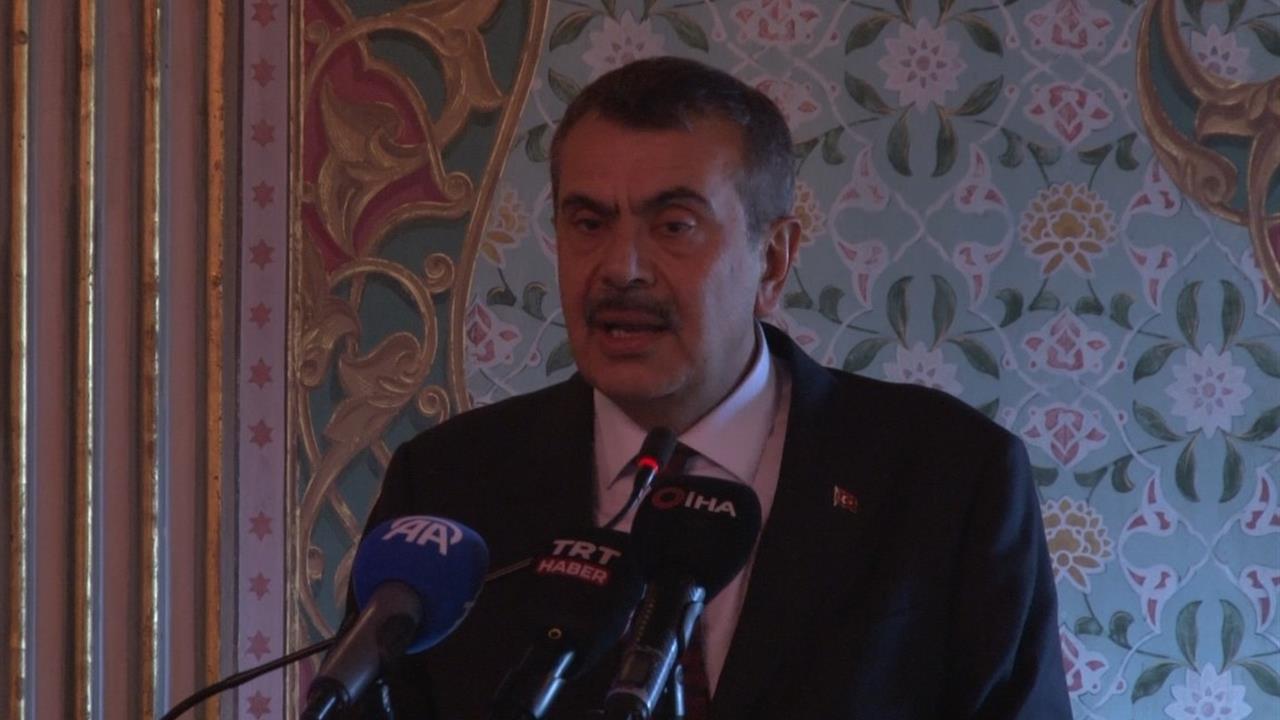 İstanbul'da Eğitim ve Barış Vurgusu: Bakan Tekin Açıklamalarda Bulundu