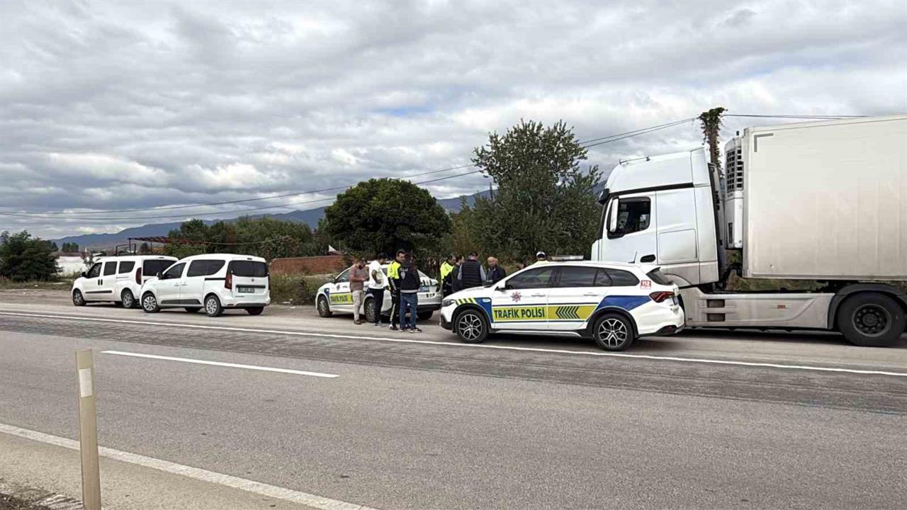 Tokat'ta Kaçak Göçmen Taşıyan Tır Şoförü Tutuklandı