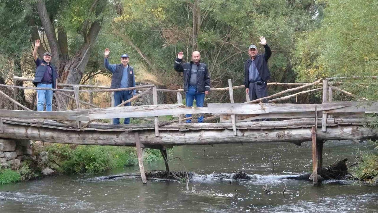 Kütahya'da Köprü İhtiyacı: Ahmetoluğu Köyü Sakinleri Sesleniyor