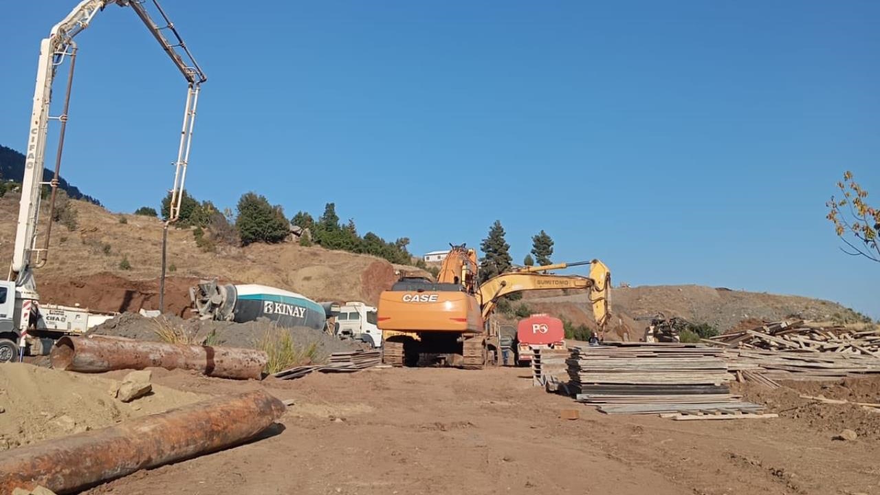 Fındıkpınarı Göleti'nde Sulama Çalışmaları Hız Kazandı: Duraklama Sonrası Yeniden Başladı