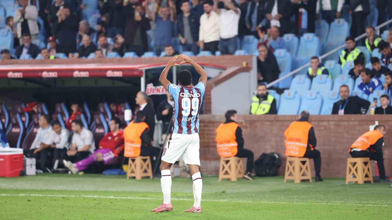 Trabzonspor, Kayserispor'u 4-0 Mağlup Etti