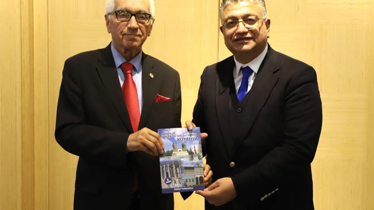 Kütahya'da Gazeteciliğin Önemi Vurgulandı: Rektör Kızıltoprak Açıklamalarda Bulundu