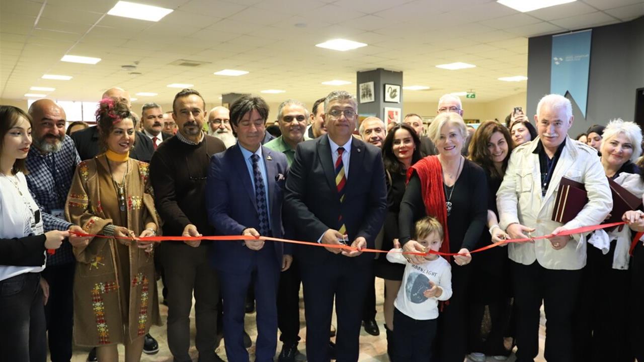 Kütahya'da Ahmet Yakupoğlu Anısına Sanat Sergisi Açıldı