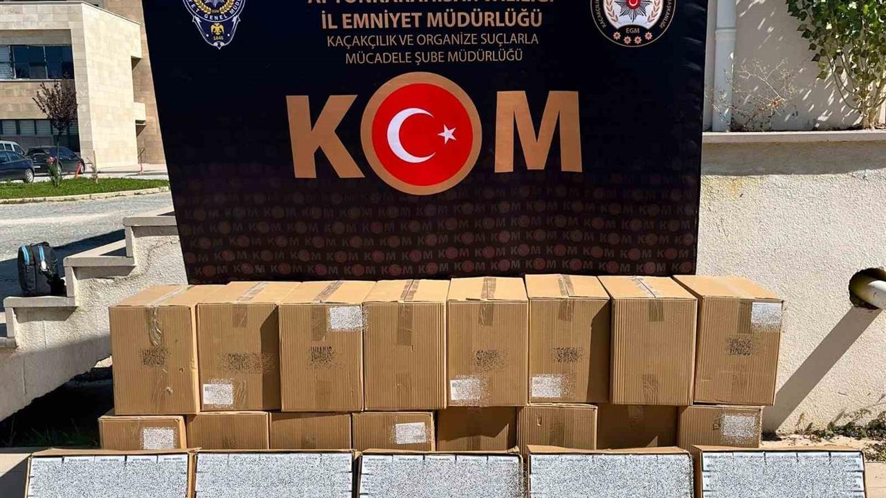 Afyonkarahisar'da 210 Bin Sahte Bandrollü Makaron Ele Geçirildi