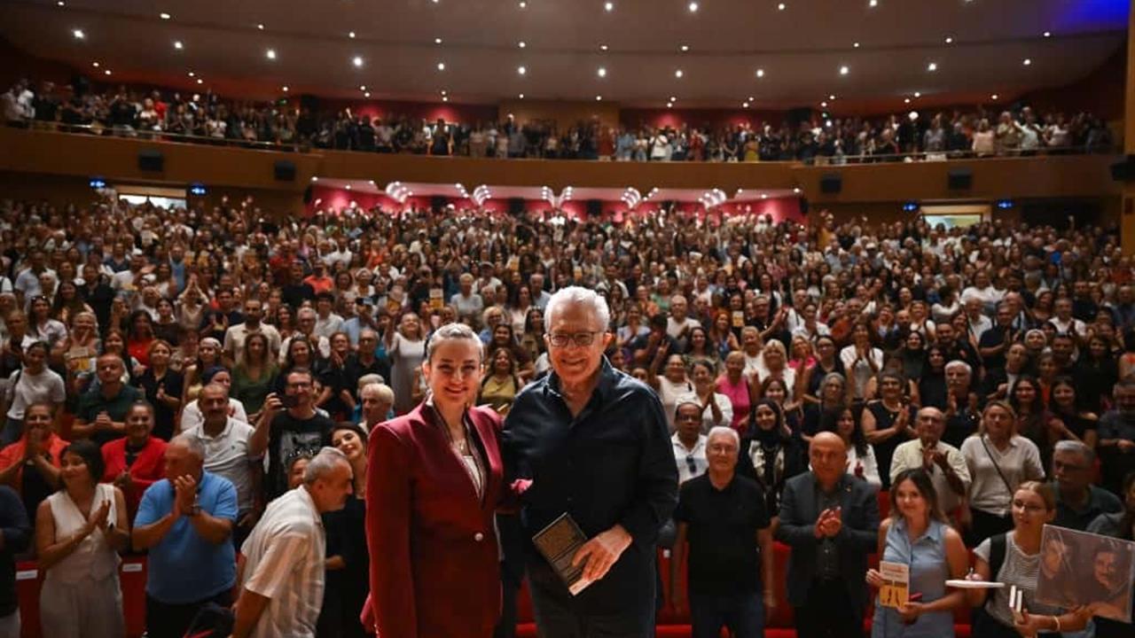 Antalya Kitap Fuarı İlk Gününde Büyük İlgiyle Karşılandı