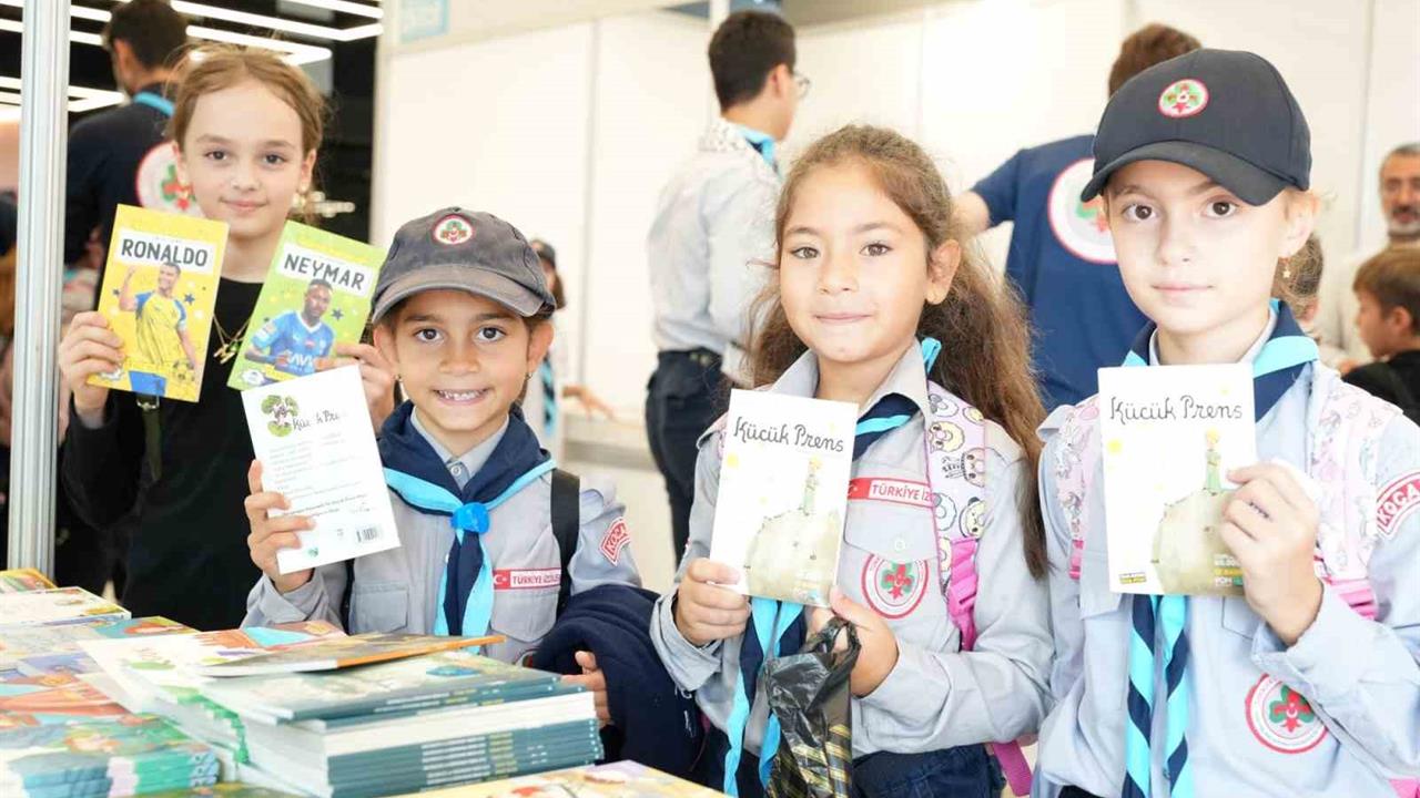 Kocaeli Kitap Fuarı Kapılarını Ziyaretçilerine Açtı