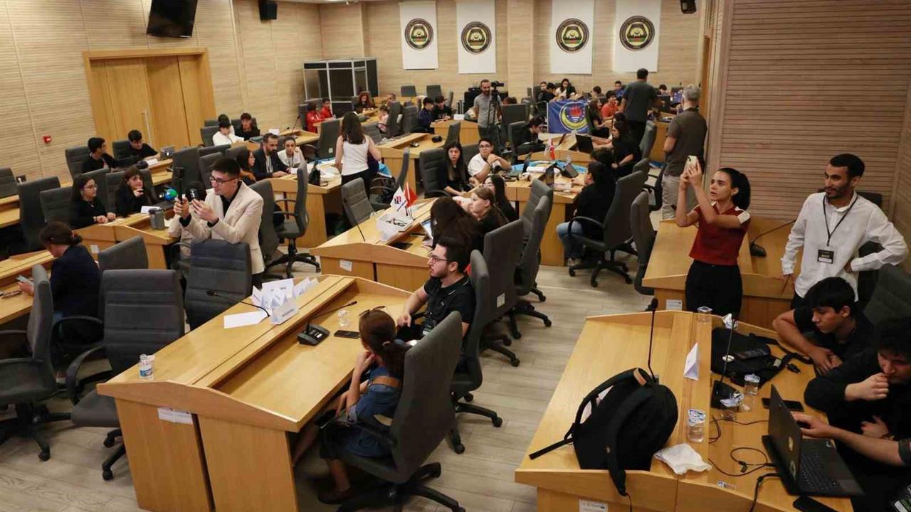 Diyarbakır'da Bilim ve Teknoloji Hackathonu Başladı