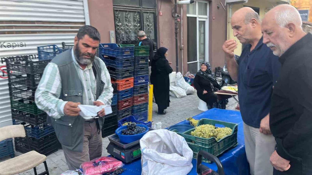 Alaşehir Üzümleri Tavşanlı Semt Pazarında Satışa Sunuldu