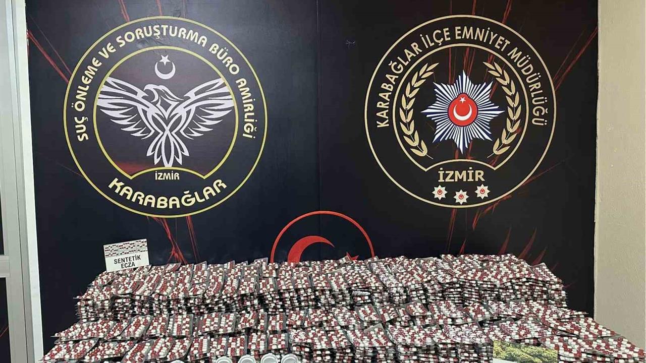 İzmir'de Uyuşturucu Operasyonu: 33 Bin Hap Ele Geçirildi