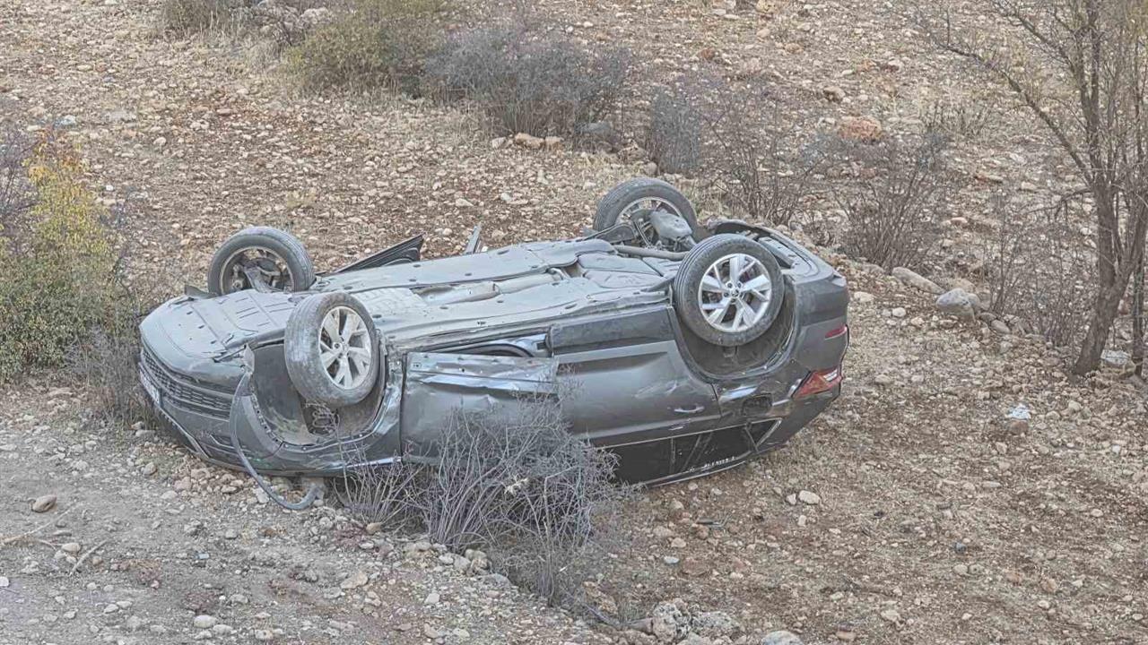 Mardin'de Takla Atan Araçta 2 Yaralı