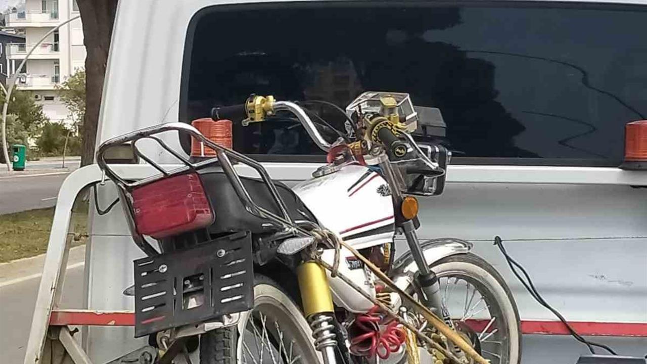 Ehliyetsiz Motosiklet Sürücüsüne 52 Bin TL Ceza Kesildi