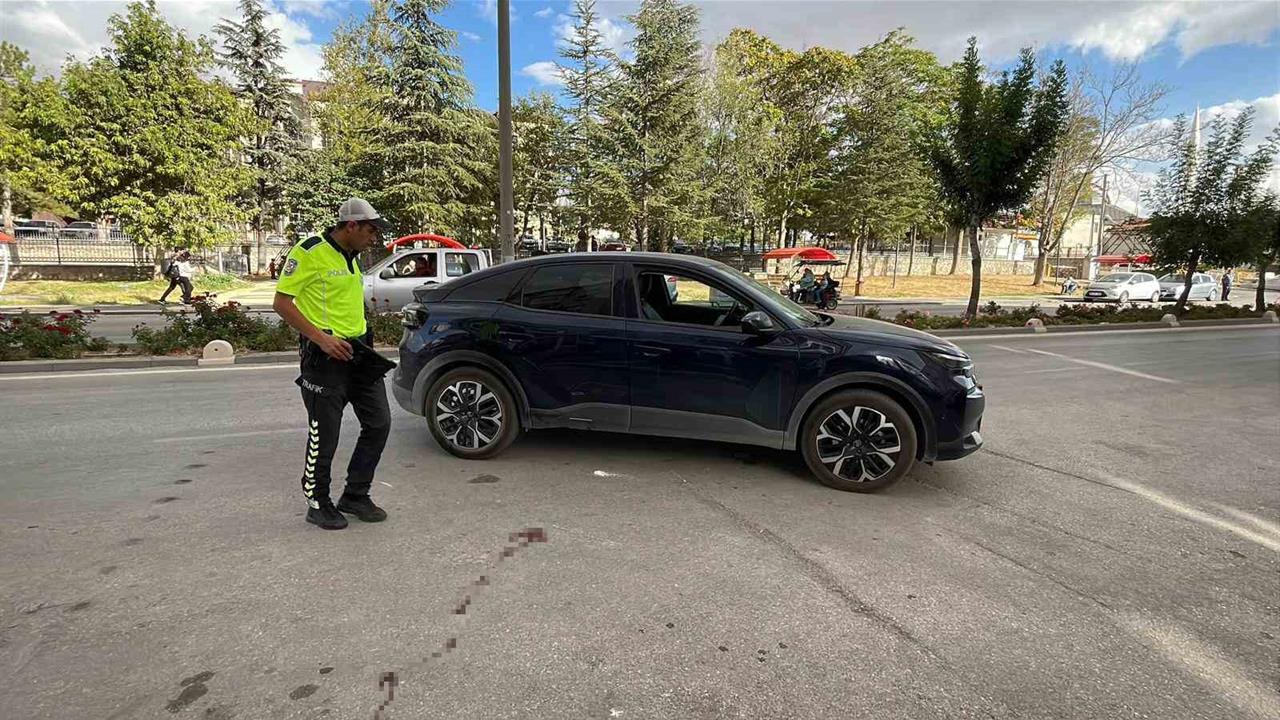 Karaman'da Otomobille Elektrikli Bisiklet Çarpıştı: 1 Yaralı