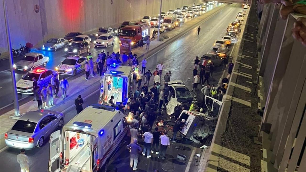 Şanlıurfa'da Trafik Kazası: 1 Ölü, 4 Yaralı