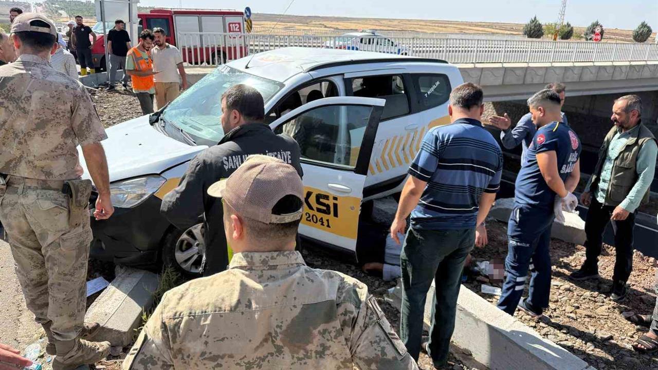 Siverek'te Hastane Kavşağında Trafik Kazası: 4 Yaralı