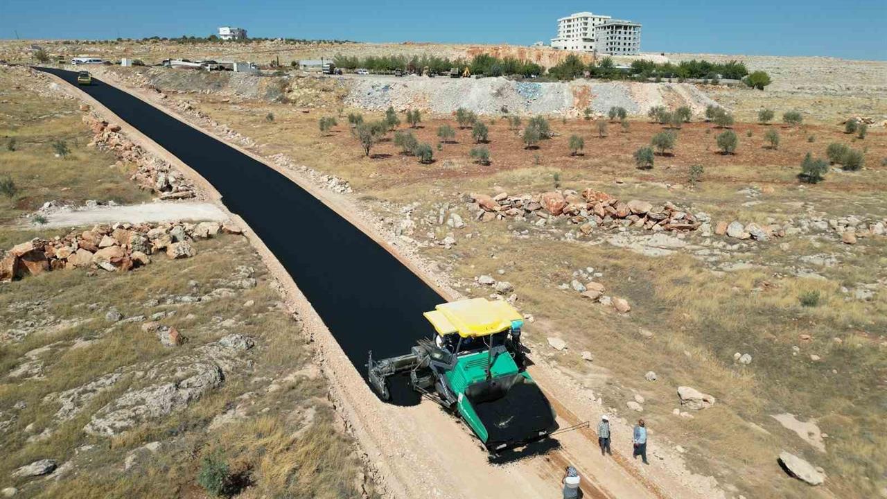 Halfeti Bozova Grup Yolunda Asfalt Çalışmaları Başladı