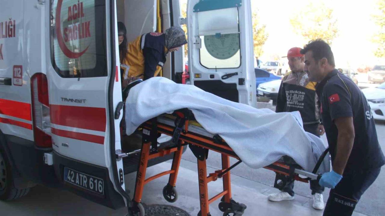 Konya'da İnşaattan Düşen İşçi Hastaneye Kaldırıldı