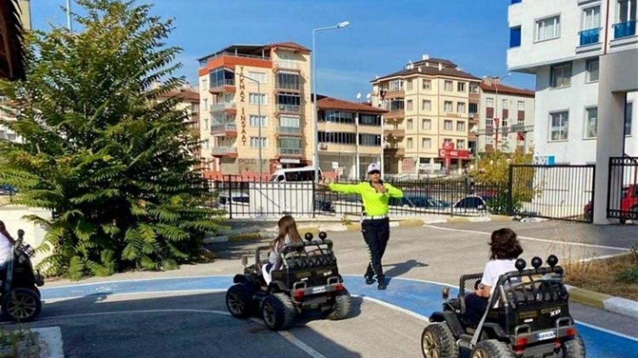 Bilecik’te Miniklere Trafikte Güvenli Adımlar Eğitimi