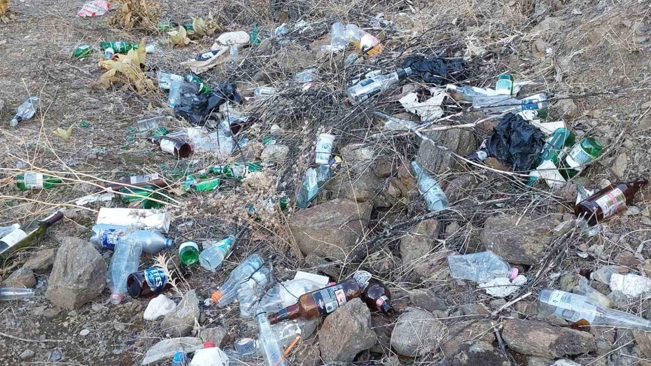 Sarıgöl'de Çiftçilerden Alkol Şişelerine Tepki