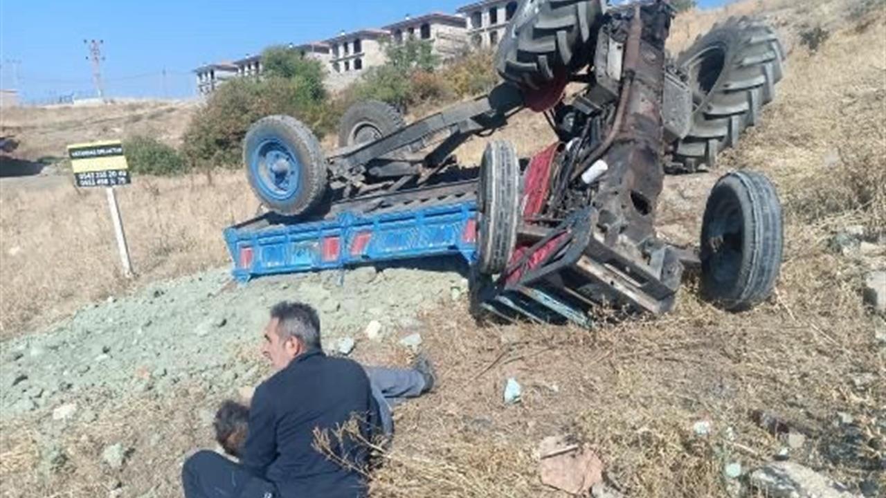 Tokat'ta Traktör Devrildi: 2 Yaralı
