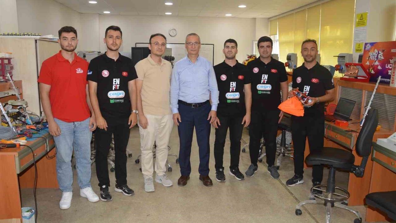 Sakarya'da Öğrenciler Uydu ve Uzay Teknolojisinde İddialı