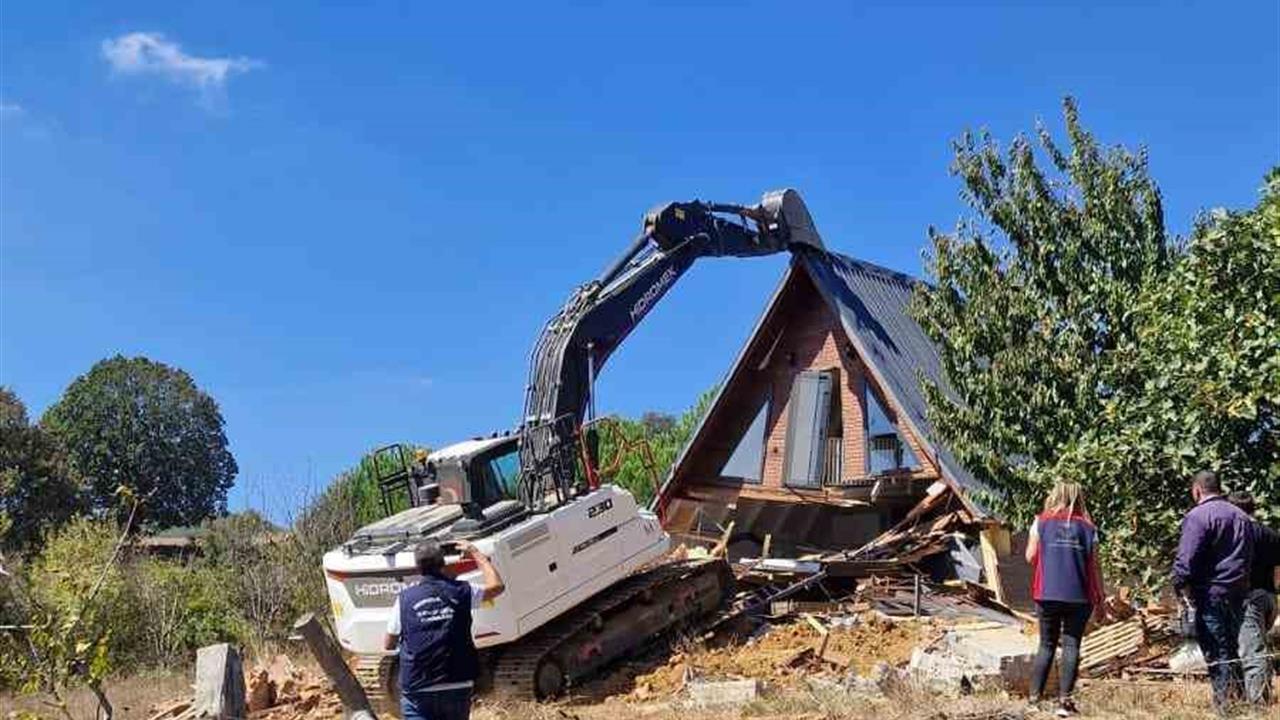 Çanakkale'de 16 Kaçak Yapı Yıkıldı