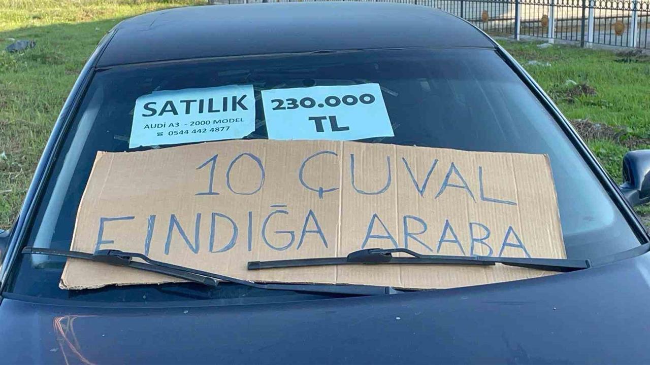 Samsun'da Fındıkla Arabasını Satıyor: 10 Çuval Fındığa Araç