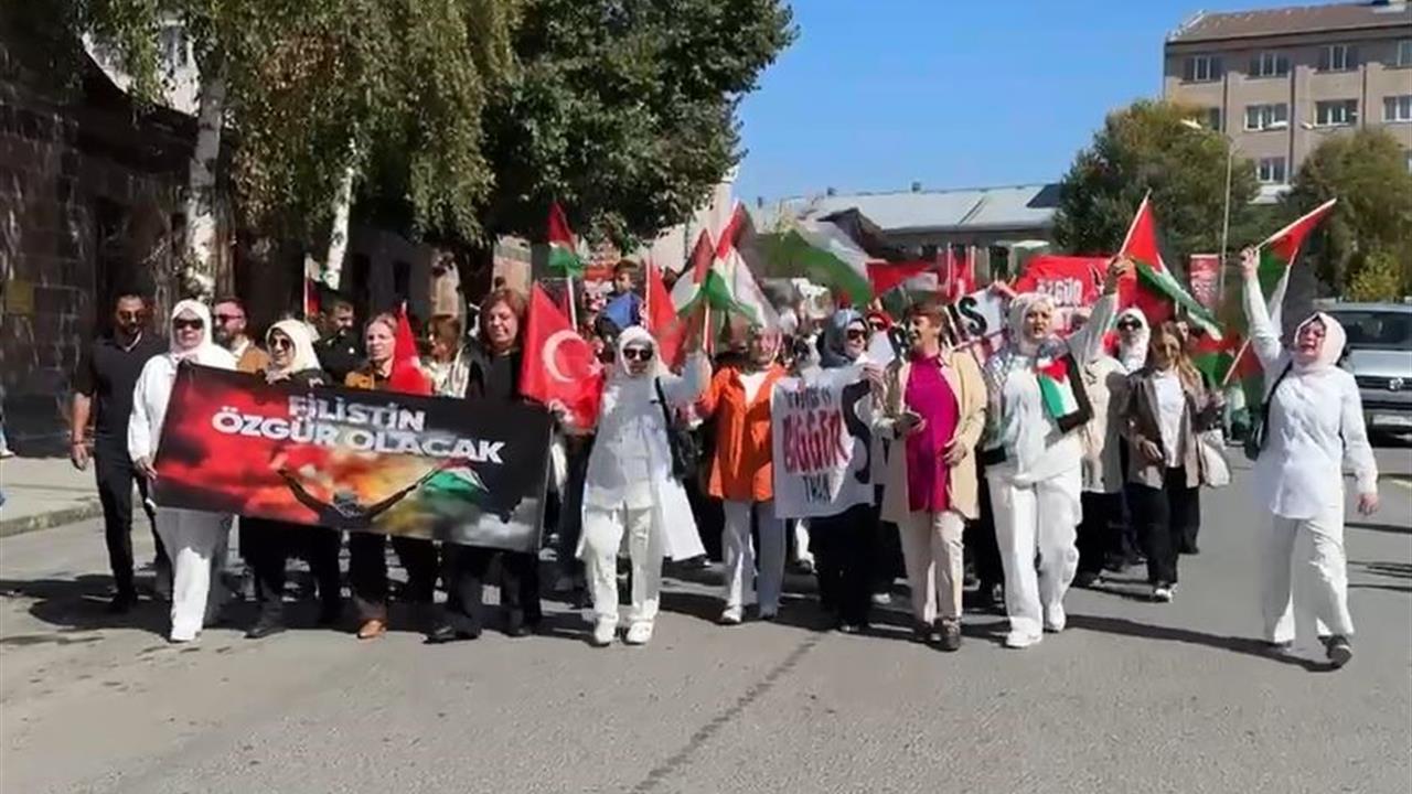 Ardahan'da Kadınlardan Filistin İçin Destek Yürüyüşü