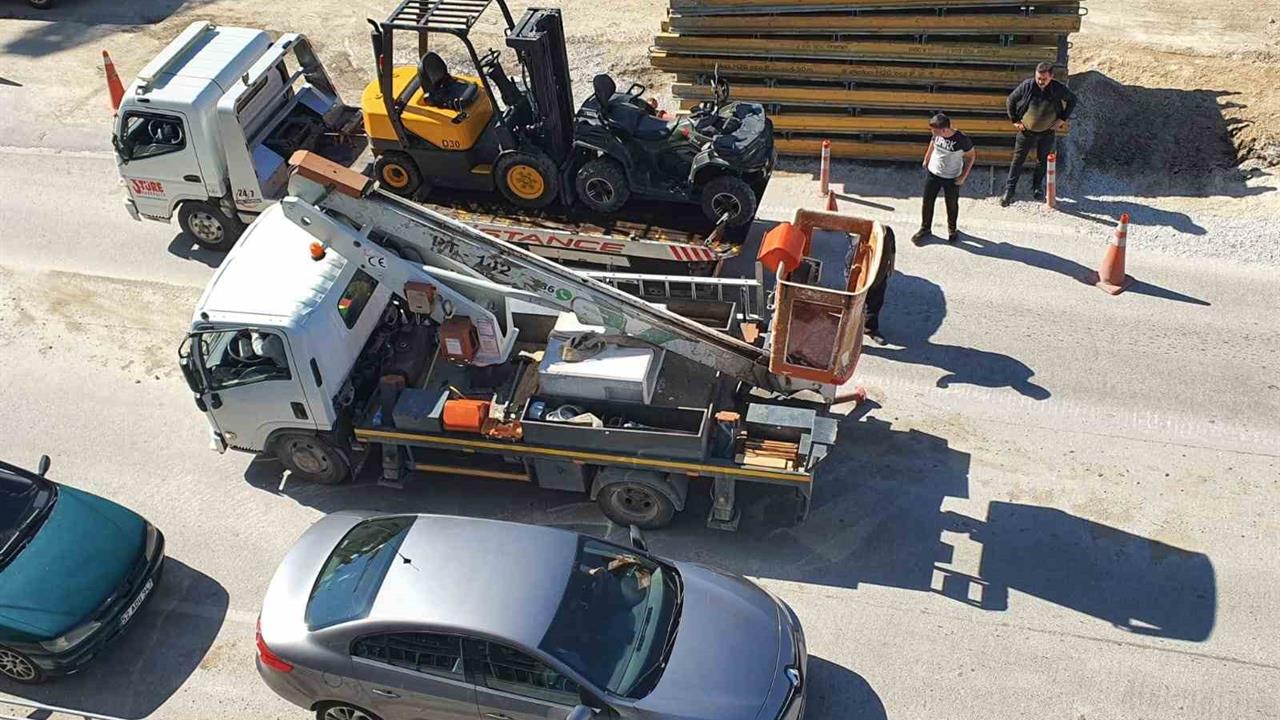 Bilecik’te Trafik Felç Oldu: Kamyonet Arızalandı