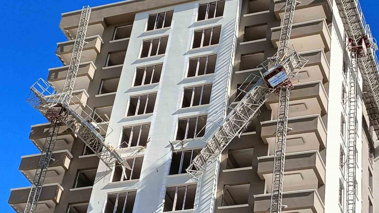 Ankara'da Yük Asansöründen Düşen İşçi Hayatını Kaybetti